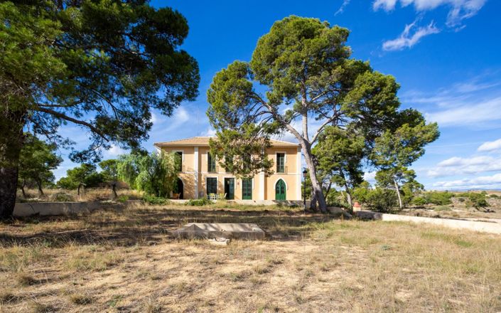 Image No.2-7 Bed Villa for sale