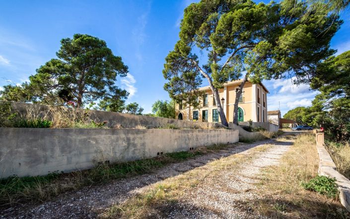 Image No.3-7 Bed Villa for sale