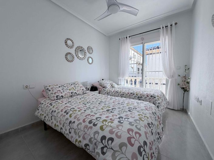 Image No.17-3 Bed House for sale