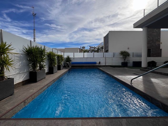 Image No.3-Villa de 3 chambres à vendre à Orihuela Costa