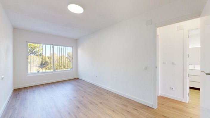 Image No.21-2 Bed Bungalow for sale
