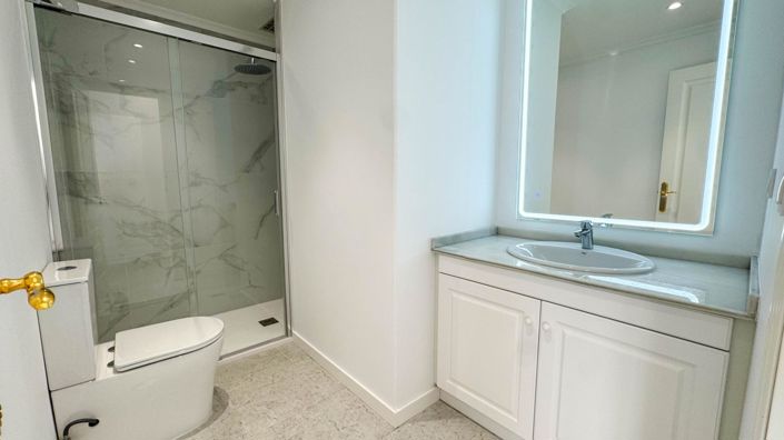 Image No.18-2 Bed Apartment for sale