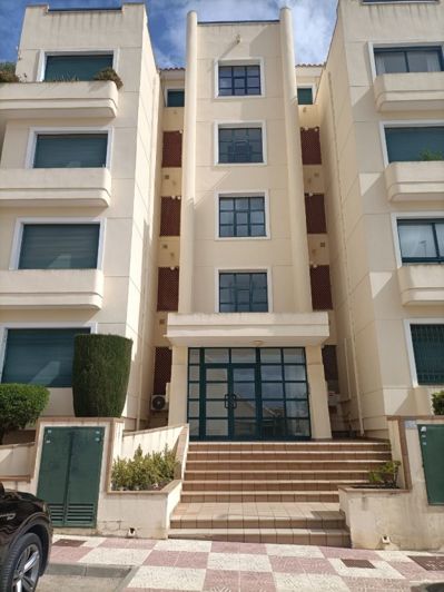 Image No.40-2 Bed Apartment for sale