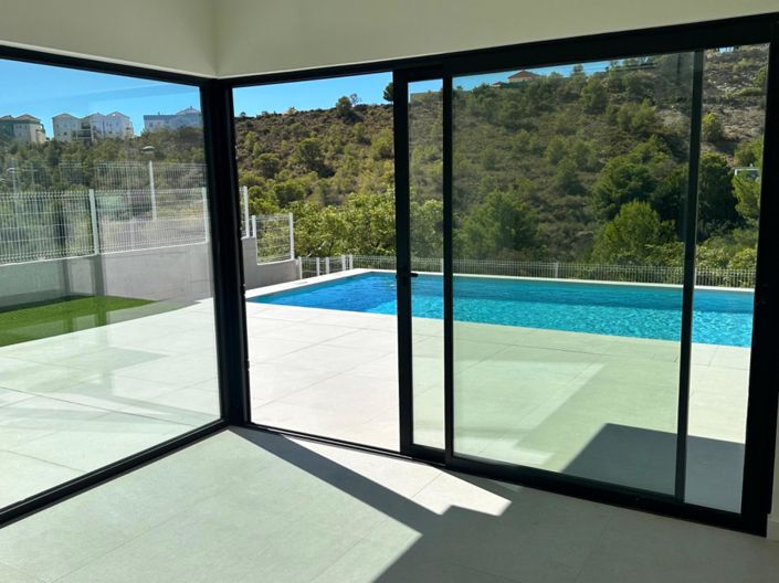 Image No.10-3 Bed Villa for sale