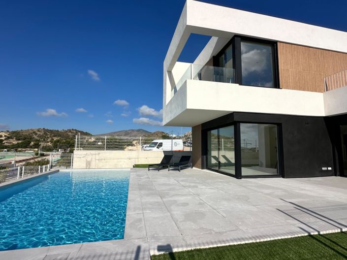 Image No.13-3 Bed Villa for sale