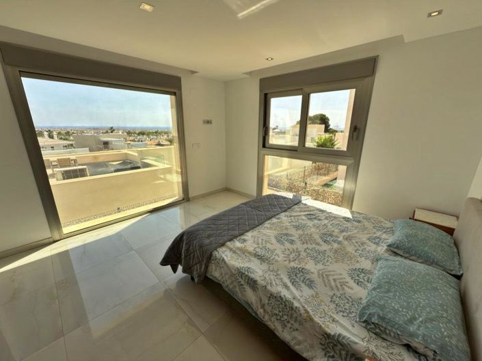 Image No.27-5 Bed Villa for sale