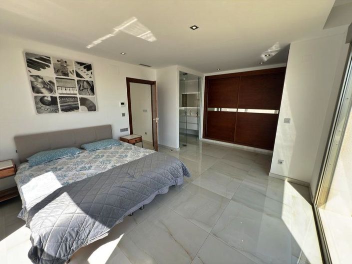 Image No.28-5 Bed Villa for sale