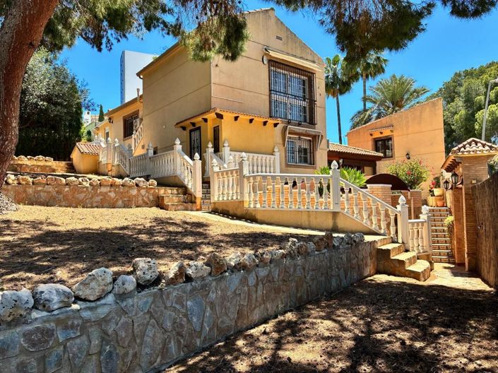 Image No.29-4 Bed Villa for sale