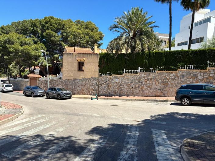 Image No.3-4 Bed Villa for sale