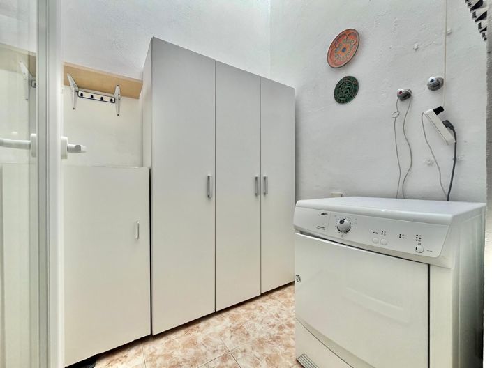 Image No.17-3 Bed Flat for sale