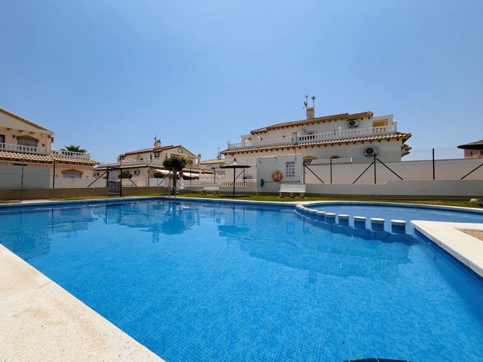 Image No.2-3 Bed House for sale