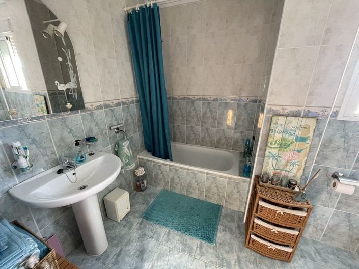 Image No.27-3 Bed Townhouse for sale