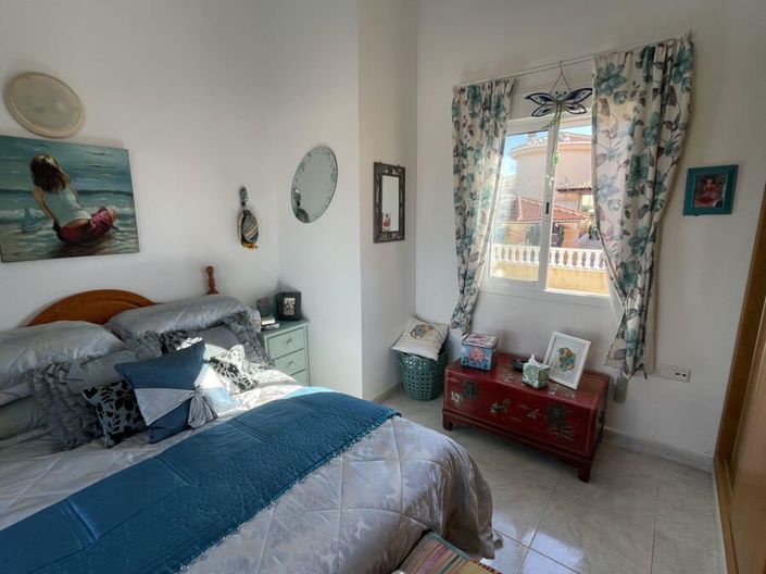 Image No.33-3 Bed Townhouse for sale