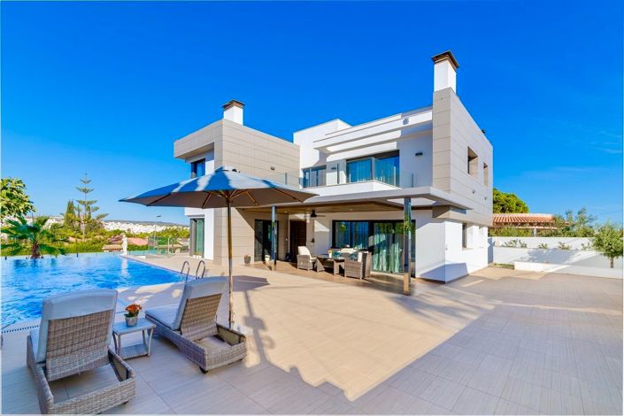 Image No.15-3 Bed Villa for sale