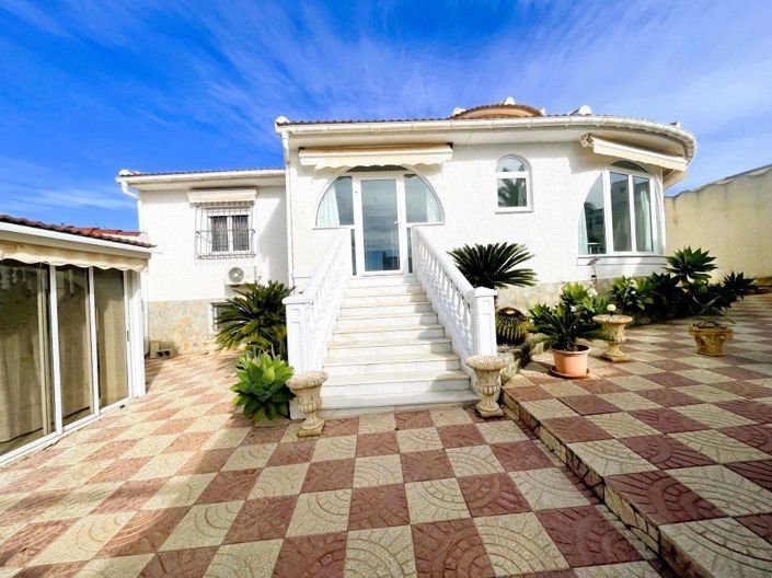 Image No.4-3 Bed Villa for sale