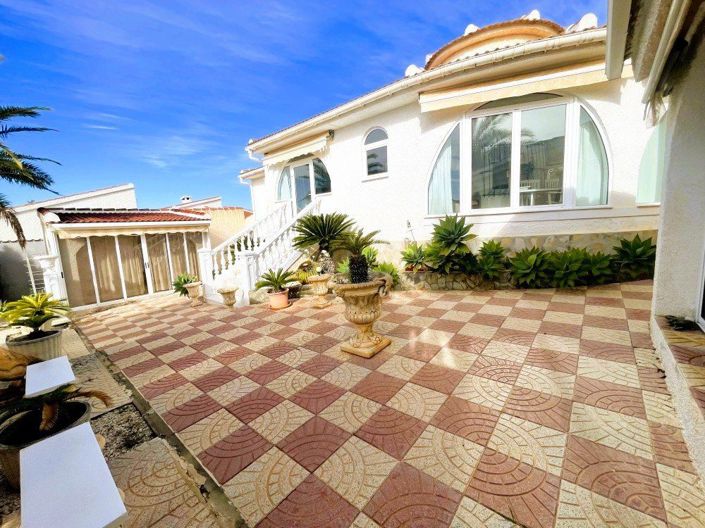 Image No.8-3 Bed Villa for sale