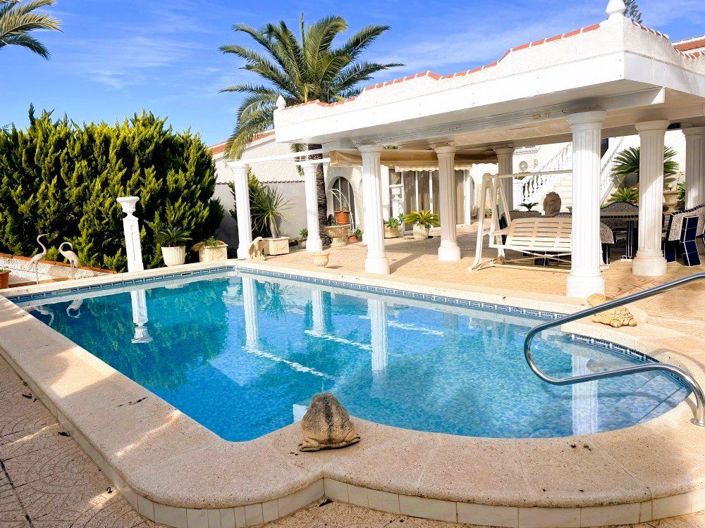 Image No.9-3 Bed Villa for sale