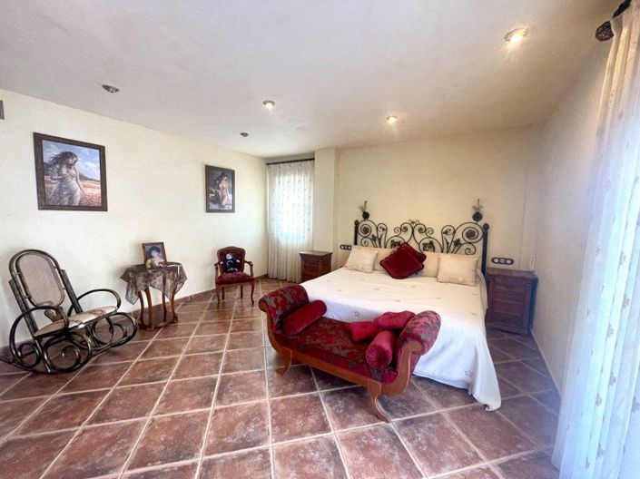 Image No.17-5 Bed Villa for sale