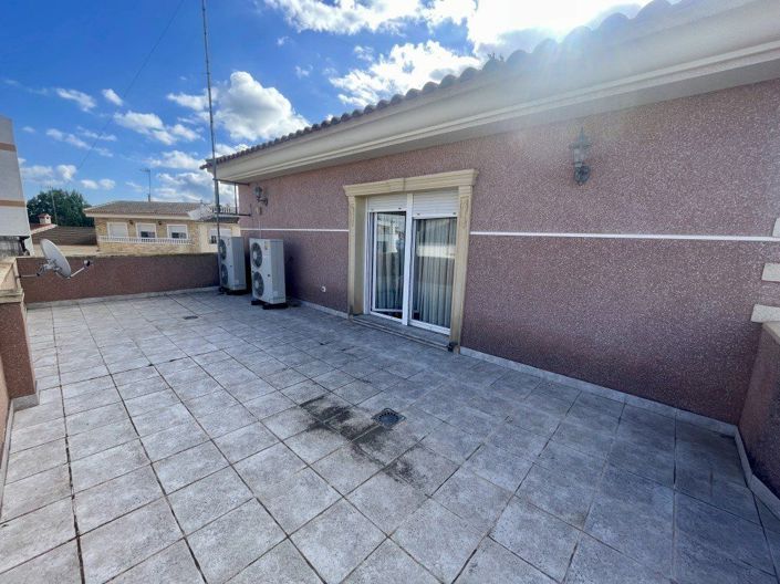 Image No.27-5 Bed Villa for sale