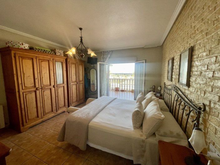 Image No.20-4 Bed Villa for sale