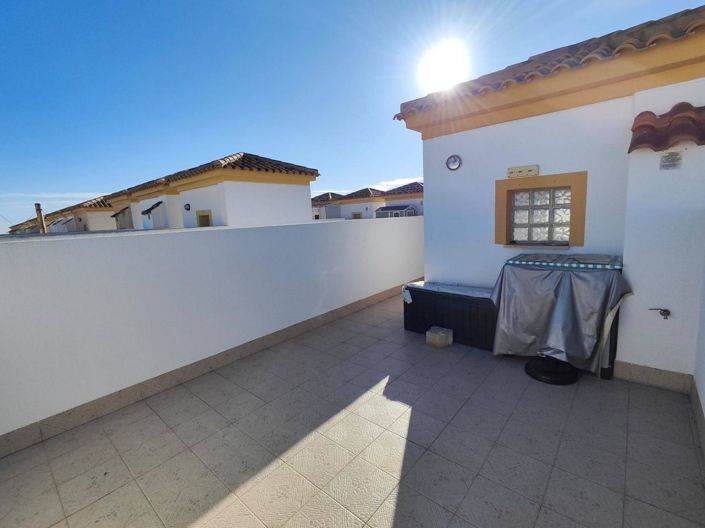 Image No.43-2 Bed Semi-Detached for sale