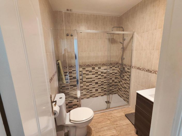 Image No.49-2 Bed Semi-Detached for sale