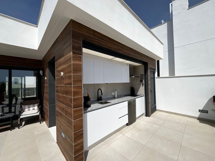 Image No.18-3 Bed House for sale