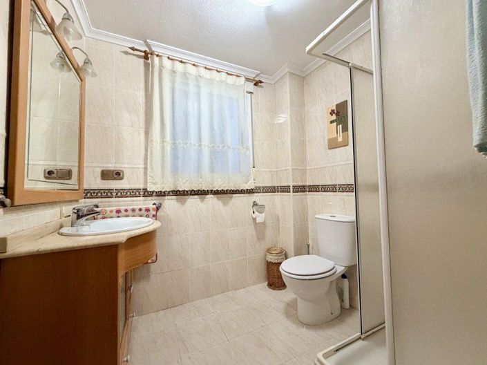 Image No.12-3 Bed House for sale