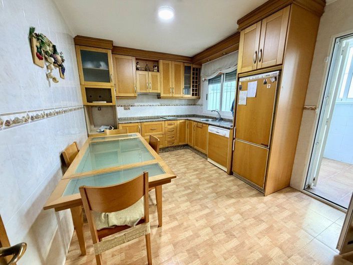 Image No.16-3 Bed House for sale