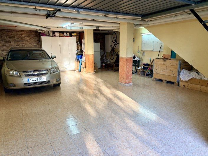 Image No.18-3 Bed House for sale