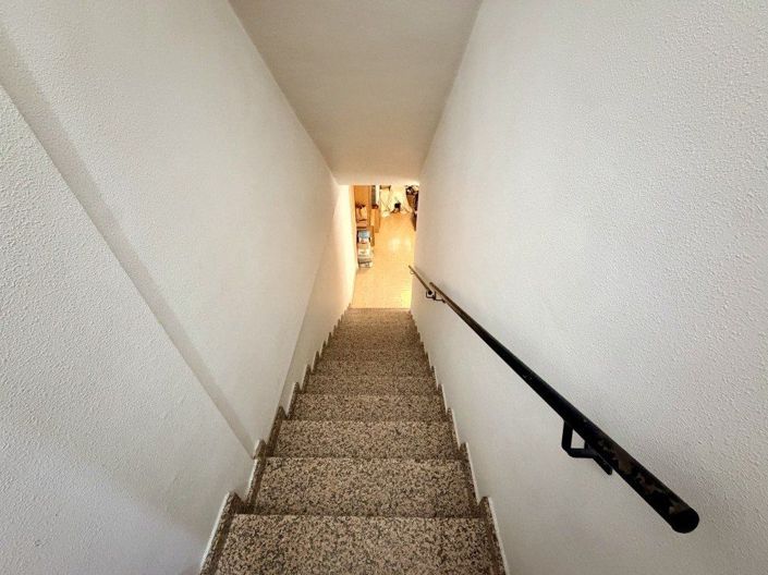 Image No.19-3 Bed House for sale