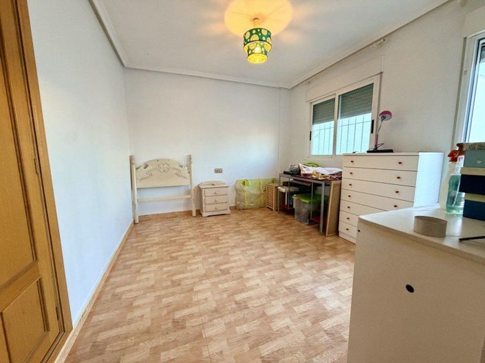 Image No.2-3 Bed House for sale