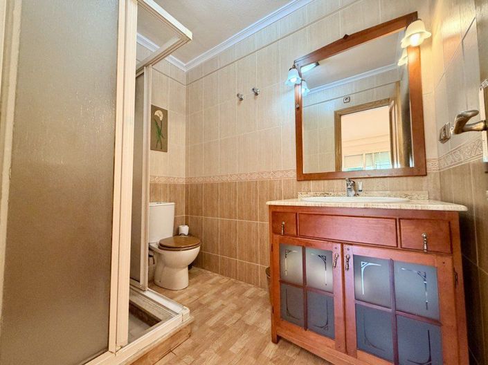 Image No.5-3 Bed House for sale