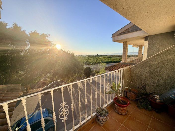 Image No.6-3 Bed House for sale