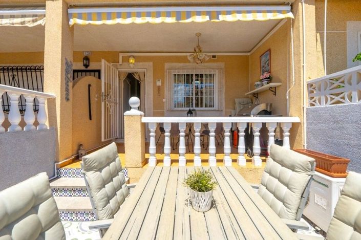 Image No.3-Maison de 2 chambres à vendre à Torrevieja
