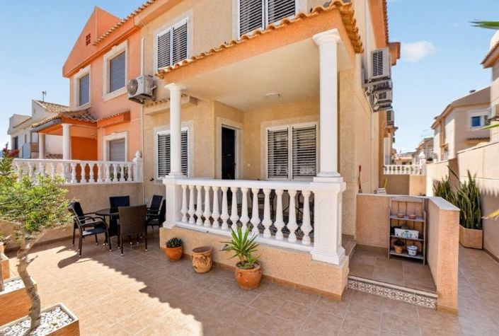 Image No.2-3 Bed House for sale