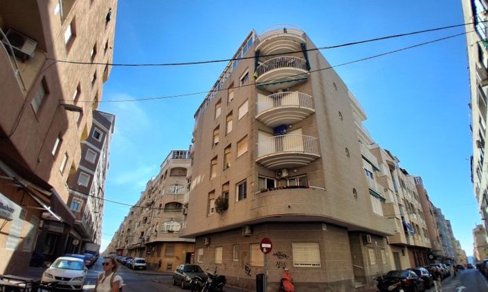 Image No.20-3 Bed Apartment for sale