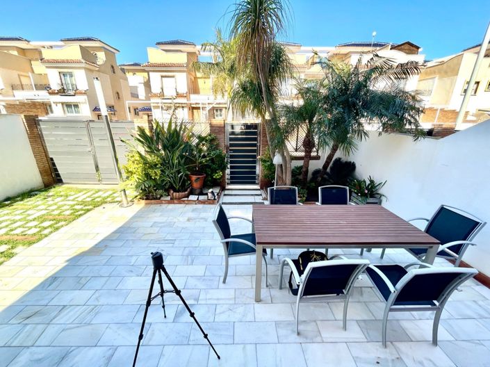 Image No.27-4 Bed House for sale
