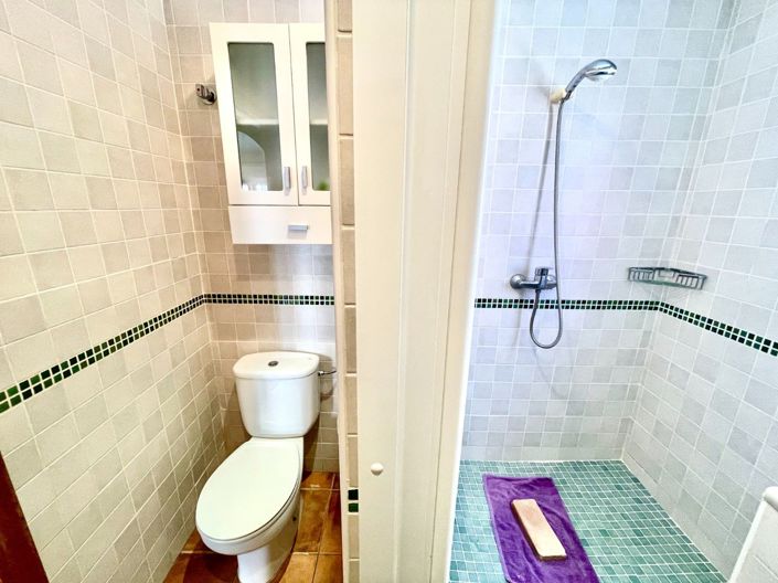 Image No.8-4 Bed House for sale