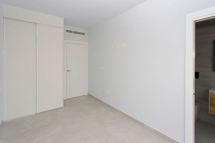 Image No.19-2 Bed Apartment for sale