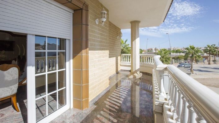 Image No.22-5 Bed House for sale