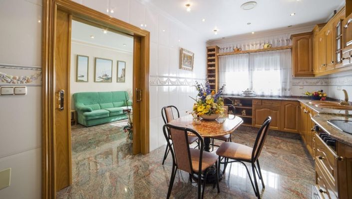 Image No.23-5 Bed House for sale