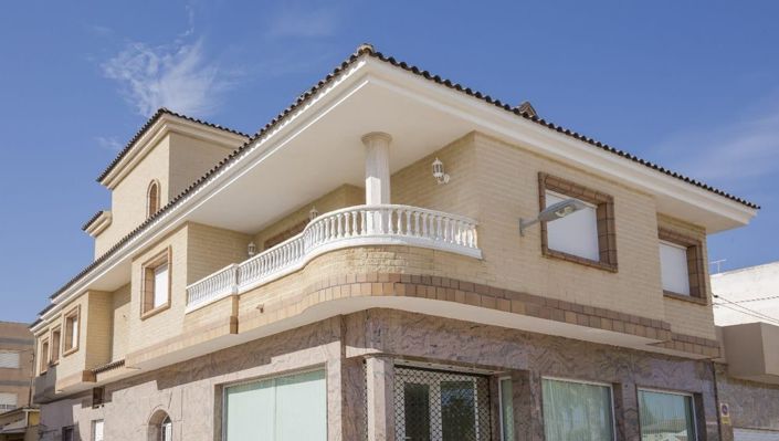 Image No.6-5 Bed House for sale