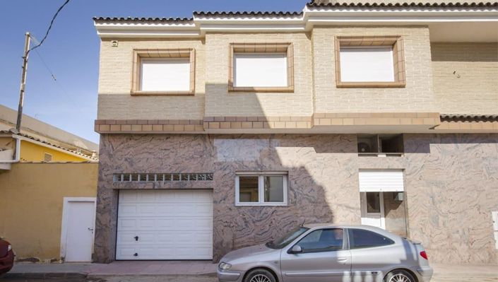 Image No.7-5 Bed House for sale