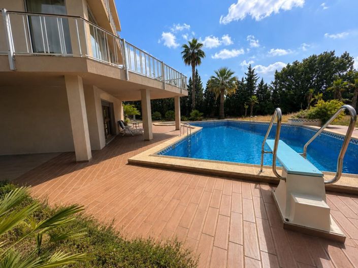 Image No.2-4 Bed Villa for sale