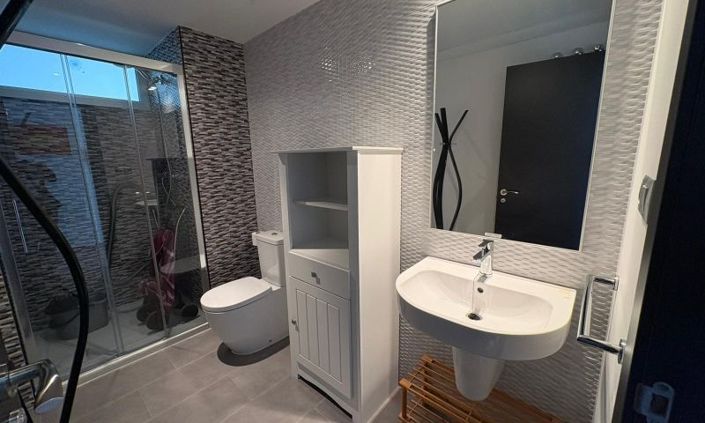 Image No.24-2 Bed Apartment for sale