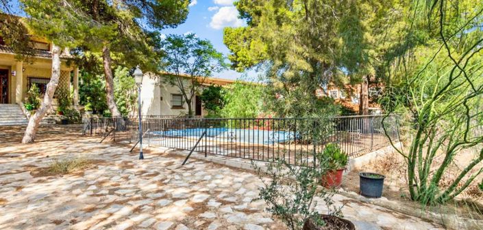 Image No.6-8 Bed Villa for sale