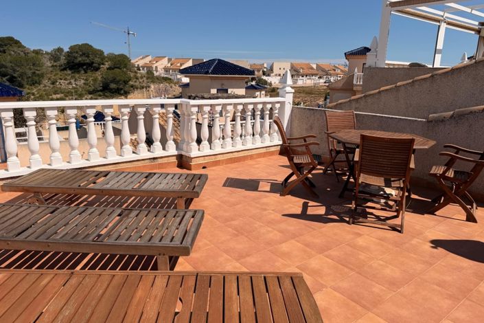 Image No.21-2 Bed Townhouse for sale
