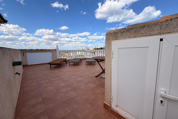 Image No.28-2 Bed Townhouse for sale