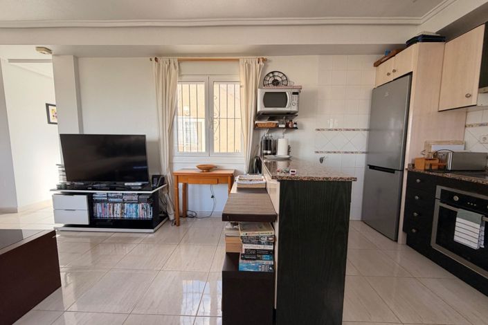 Image No.8-2 Bed Townhouse for sale